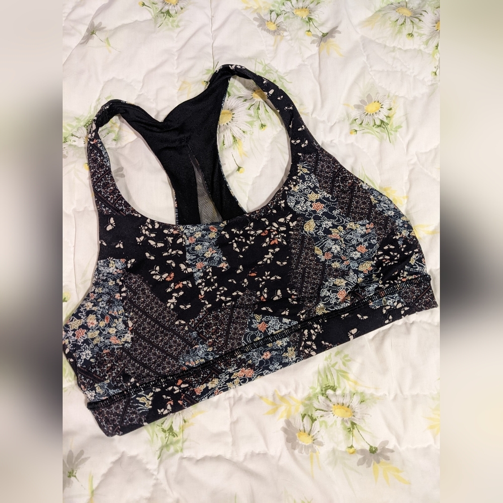 Lululemon- Sports bra